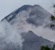 Thousands evacuate as volcano erupts in Philippines