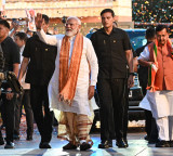 ‘Poribartan hoi gaiche’: PM Modi guarantees development in Bengal
