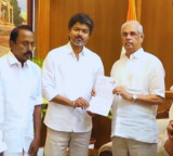 Vijay Meets Tamil Nadu Governor to Form Government