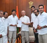 TN: Vijay invited to form govt after meeting Guv at Lok Bhavan