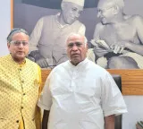 Always good to share views with experienced veteran: Tharoor meets Kharge after Kerala win