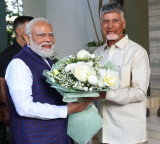 Narendra Modi Receives Venkatagiri Jamdhani Srivari Painting from Chandrababu Naidu