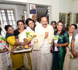 Congress camps in a huddle, IUML sounds alarm as Kerala CM delay deepens