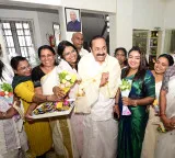 Congress camps in a huddle, IUML sounds alarm as Kerala CM delay deepens