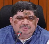 Ponnam Prabhakar Questions Center on Funds for Telangana vs AP