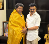Vijay Visits MK Stalin at Chennai Residence