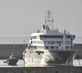 South Africa traces 97 contacts linked to cruise ship hantavirus cases