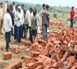 Maharashtra Temple Collapse Six Pilgrims Dead in Wall Collapse