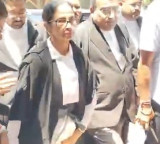 Mamata Banerjee in lawyer's robes at Calcutta HC to argue PIL on post-poll violence