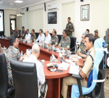 Telangana DGP discusses downsizing of anti-Maoist force Greyhounds