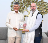 Uber CEO Dara Khosrowshahi Meets Chandrababu Discusses AP Expansion Plans