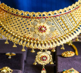 Gold, silver decline up to 2 pc amid profit-booking