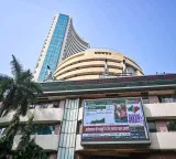 Indian markets trade flat amid mixed global cues, oil prices rise