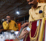 Gold Silver Prices Significantly Decrease Today