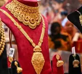 Gold Price Drops in Hyderabad Amid Global Uncertainty