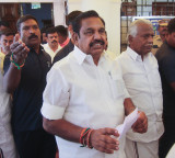 AIADMK rift: Palaniswami refrains from general council push, Shanmugam seeks more signatures