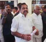 AIADMK rift: Palaniswami refrains from general council push, Shanmugam seeks more signatures