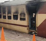 Massive fire erupts in passenger train in Bihar; all on board safe