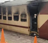 Massive fire erupts in passenger train in Bihar; all on board safe