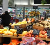 US Inflation Soaring Prices Squeeze American Budgets