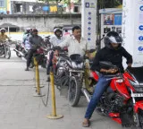 No shortage of petrol, diesel or LPG at retail outlets: Govt officials