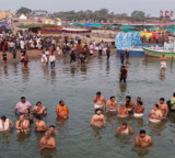 Kaleshwaram Saraswati Antya Pushkaralu Begins with Devotees Swarming