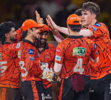 Sunrisers Hyderabad Eye Top Spot in Final League Match Against RCB