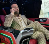 Satish Sanpal 8th Grade Fail to Billionaire with 40kg Gold for Wife