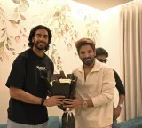 Venkatesh Iyer meets Allu Arjun, gifts a signed jersey to the Pushpa actor's son