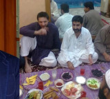 Shahid Afridi Dinner with Uzair Baloch Photo Goes Viral