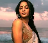 Shriya Reddys Karrasamu Stunts in Gym Viral Videos