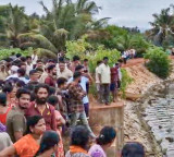 Death toll in Karnataka river tragedy rises to 10, CM announces Rs 5 lakh compensation (Ld)