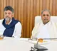 Shivakumar touches Siddaramaiah’s feet, seeks blessings at breakfast meeting