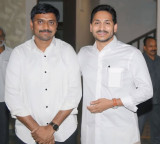 Jagan PA KNageswaraReddy Questioned by SIT on Illegal Assets