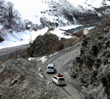 Driver & helper escape miraculously as truck drops into 400-ft-deep gorge near Zojila Pass