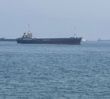 Indian Ships Navigate Hormuz Strait Amidst Geopolitical Risks