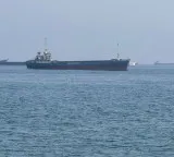 Indian Ships Navigate Hormuz Strait Amidst Geopolitical Risks