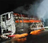 Private Bus Fire on Hyderabad Vijayawada Highway Passengers Safe