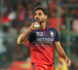 Bhuvneshwar Kumar Praised by Sachin Tendulkar Ahead of IPL Final