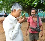 Chandrababu Naidu Tastes Fresh Toddy in Kakinada District