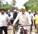 Chandrababu Naidu cycle ride on Visakhapatnam roads despite intense heat