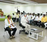 Chandrababu Naidu clarifies to cadre about surveys and removing non-performers