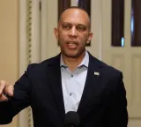 Hakeem Jeffries attacks Trump on living costs, Iran war