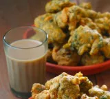 Why do we crave chai and pakoras when it rains here are the interesting reasons