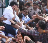Abhijeet Dipke slapped by two youths during Jaipur protest
