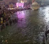 Massive surge of faith in Haridwar on Somvati Amavasya; devotees throng Ganga ghats