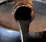Crude oil falls below 80 dollars giving a new boost to Indian Rupee