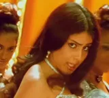 Genelia Deshmukh celebrates Allu Arjun-starrer ‘Happy’ re-release: Some things never go out of style