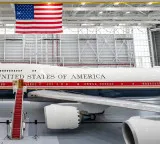 Donald Trump receives 400 million dollar luxury jet gift from Qatar