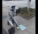 Unitree G1 robot begging on knees for power charging in China